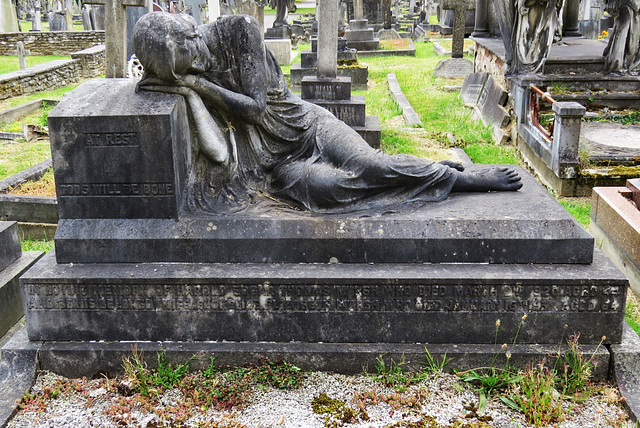 putney vale cemetery, london