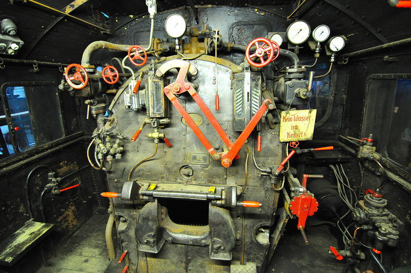 Eisenbahnmuseum Lokschuppen Aumühle 2015 – 1928 Steam Engine DR 75 634 control panel