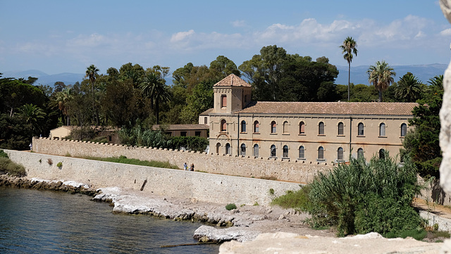 CANNES: Visite de l'ile Saint Honorat 62