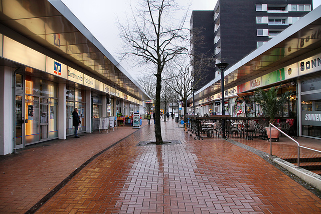 Fußgängerzone im Scharnhorster Zentrum (Dortmund) / 27.03.2018