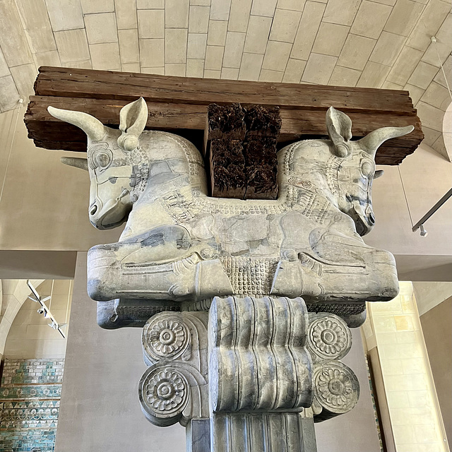 Paris 2024 – Musée du Louvre – Capital with the foreparts (protomai) of bulls