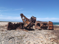 Ruines rouillées sur la plage