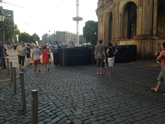 Blick in Richtung Postplatz mit umhüllten Merkelpollern