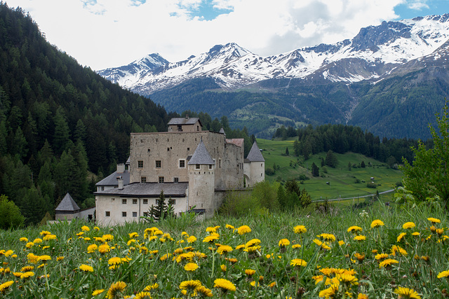 Schloss Naudersberg