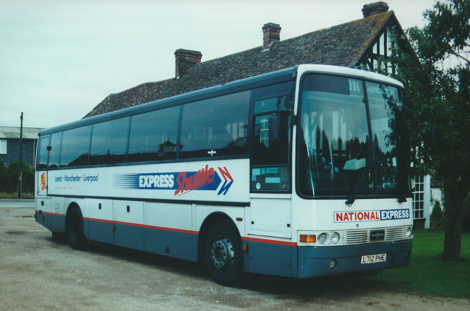 Express Travel L712 PHE at Whittlesford - 4 Oct 2000