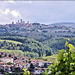 Vue sur San Gimignano depuis Certaldo (I / Toscane) 15 mai 2011.