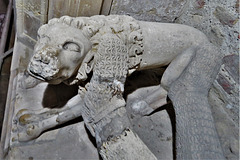 winchelsea church, sussex (95)lion on the c14 tomb of stephen alard +1330