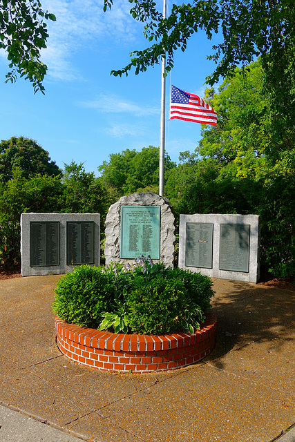 Lake Bluff war memorial