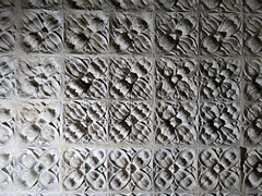winchelsea church, sussex (96)diaper background on the c14 eastern tomb in the south chapel, supposedly that of gervase de alard +1310