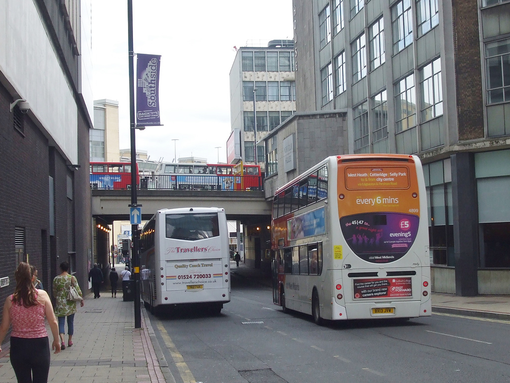 DSCF9344 A local bus and a visiting coach in Birmingham - 19 Aug 2017