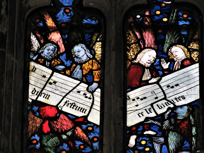 st mary's church, warwick (118)angel musicians in mid c15 glass in the side window tracery lights by john prudde 1447