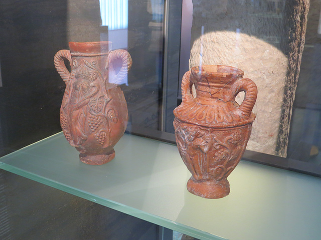 Musée archéologique de Zadar : céramique vernissée.