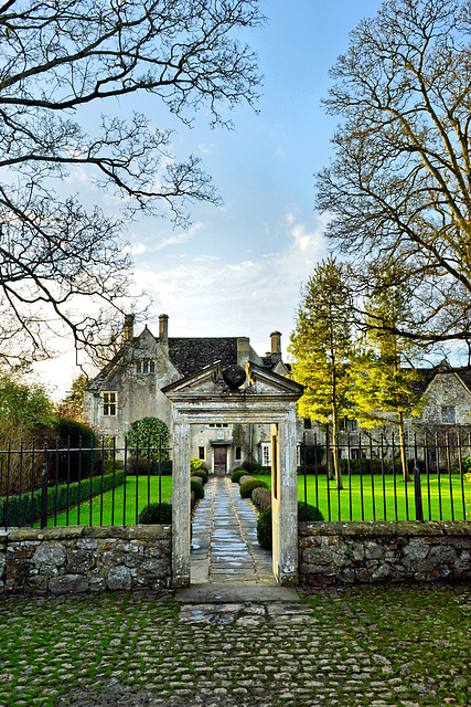 Avebury Manor