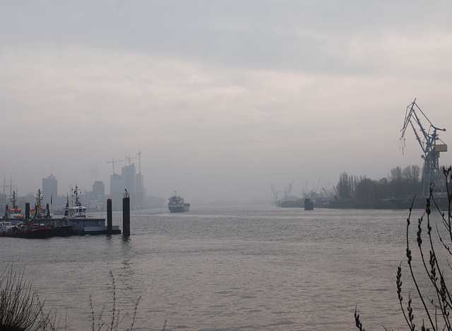 Trüber Tag am Hamburger Hafen