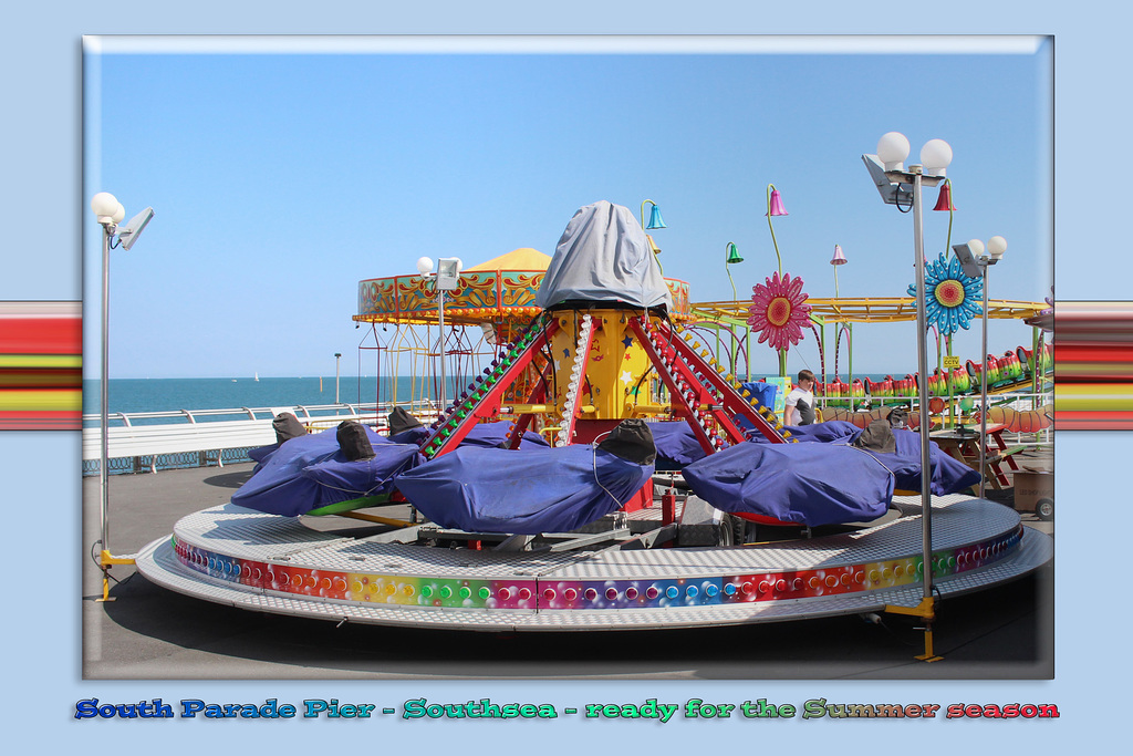 South Parade Pier - Southsea - airplane roundabout - 11.7.2019