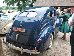 Ford DeLuxe