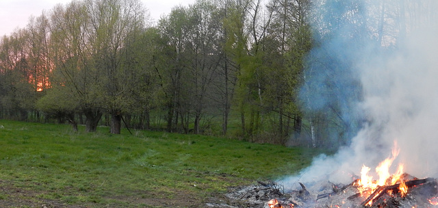 04 Hexenfeuer und Himmel brennen