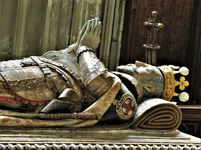 st mary's church, warwick (129)c16 tomb effigy of ambrose dudley, earl of warwick +1590, wearing a c18 coronet