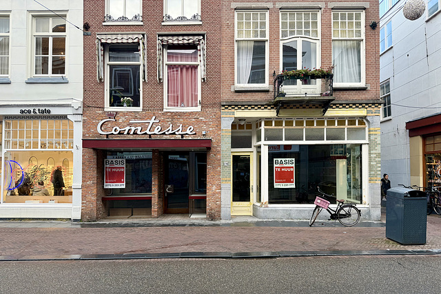 Comtesse closed down