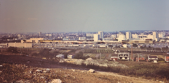 Rosny-Boissière (93) 2 juillet 1973. La banlieue est en pleine mutation. (Diapositive numérisée).