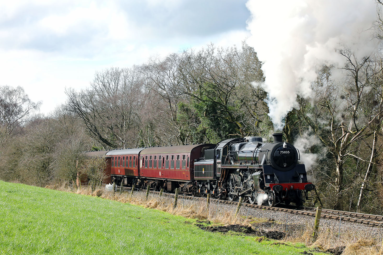 Approaching Cliff Farm