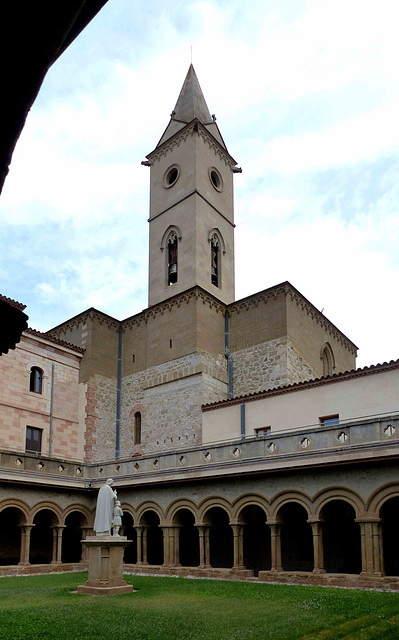 Monestir de Santa Maria de Bellpuig de les Avellanes