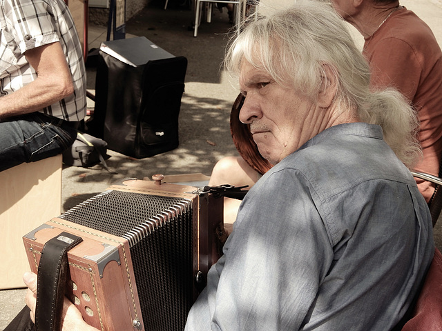 la musique résonne