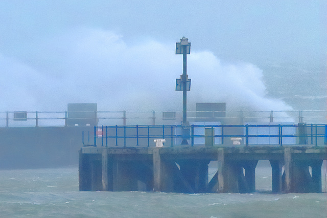 EOS 90D Peter Harriman 12 11 24 27170 stormyStonePier dpp