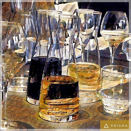 COMPOSITION AVEC BOUTEILLES ET VERRES