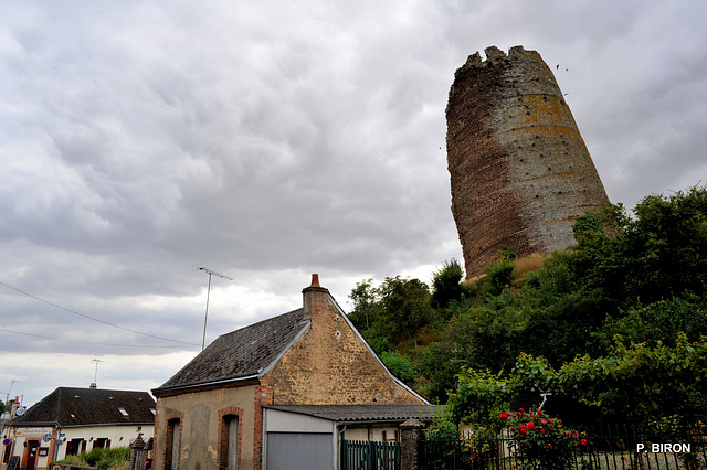 Inclinaison du Donjon du Château de Mondoubleau - Loir-et-Cher