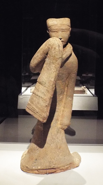 Female Dancer Sculpture from the Han Dynasty in the Metropolitan Museum of Art, July 2017