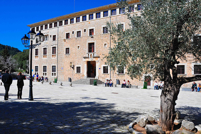 Santuari de Santa Maria de Lluc (© Buelipix)