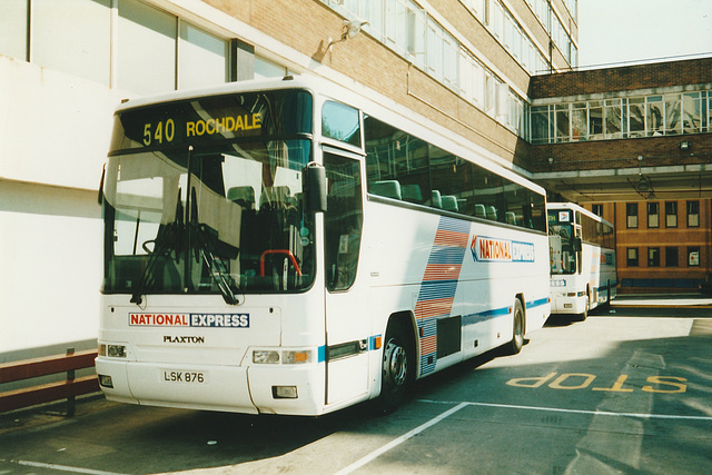 Trathens LSK 876 and LSK 877 at London (Victoria) - 8 Jun 2000 Trathens LSK 876 and LSK 877 at London (Victoria) - 8 Jun 2000