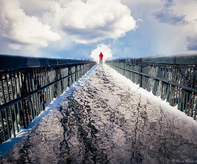 Un trou dans les nuages