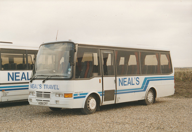 Neal’s Travel of Isleham H391 CFT at Isleham - Jan 1994 (214-05)