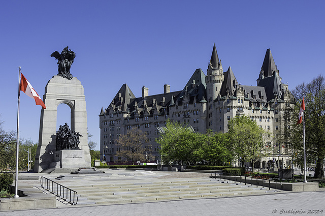 National War Memorial & the Tomb of the Unknown Soldier ... P.i.P. (© Buelipix)