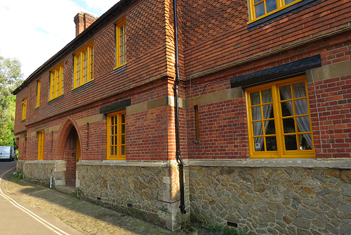 cowdray estate cottages, st anne's hill, midhurst , sussex