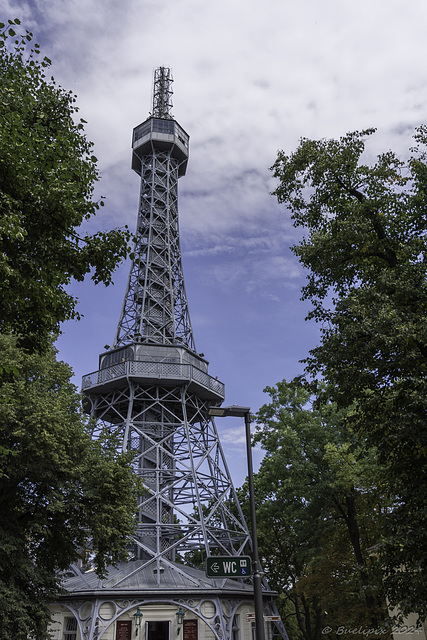 Aussichtsturm auf dem Petřín-Hügel (© Buelipix)