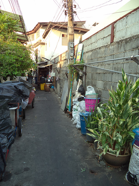 Ruelle étroite / Narrow street