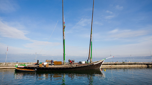 100402 barque Savoie Evian