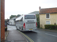 DSCF9972 Neals Travel OIG 6919 (FJ09 XGT) in Mildenhall - 29 Sep 2017