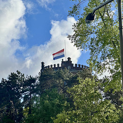Dodenherdenking bij de Eerebegraafplaats Bloemendaal Dodenherdenking bij de Eerebegraafplaats Bloemendaal