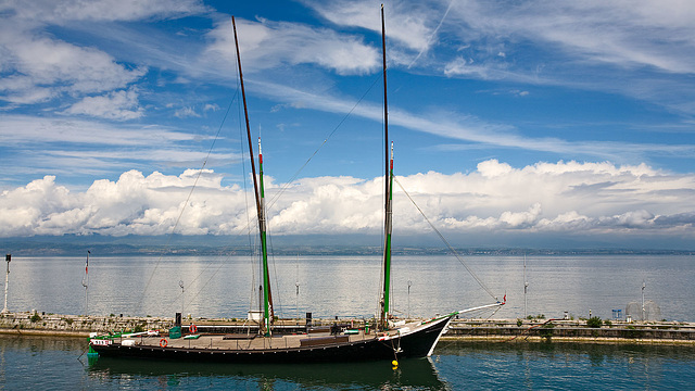 100512 barque Savoie Evian