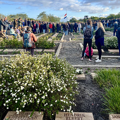 Dodenherdenking bij de Eerebegraafplaats Bloemendaal Dodenherdenking bij de Eerebegraafplaats Bloemendaal
