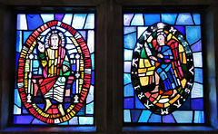 michelham priory, sussex   (10)c20 glass by marguerite douglas-thompson 1967 based upon the seal of prior john leem, with his motto "m.si vis amari ama"
