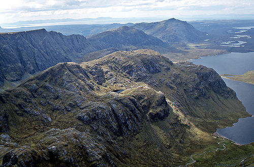 Beinn Tharsuinn Chao Ridge from A`Mhaighdean May 2002