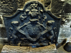 michelham priory, sussex   (11)heraldry on a c17 iron fireback