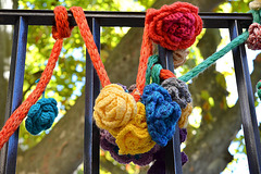 Guerilla Knitting: Flower Power!