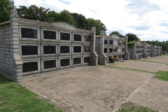 putney vale cemetery, london