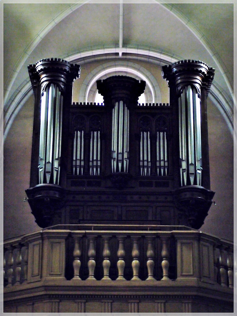 Orgue de l'église d'Hédé (35) avec notes